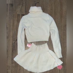 White two piece sweater set. Brand new, never worn, size small